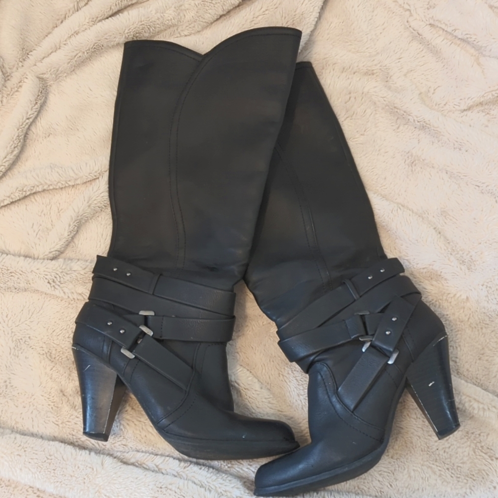 Black Heeled Boots